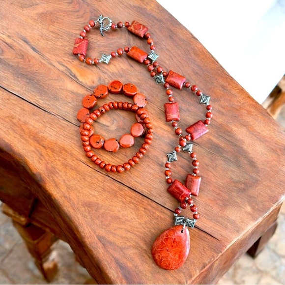 STUNNING HANDCRAFTED RED CORAL NECKLACE AND BRACELETS - NWT - Picture 1 of 5